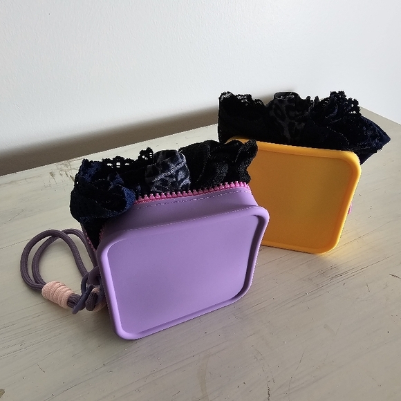 3 Peice VS Panty Set With Zip Up Pouch - Picture 2 of 6